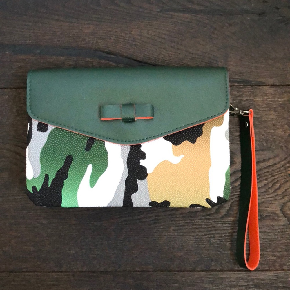Camouflage Crossbody/Clutch